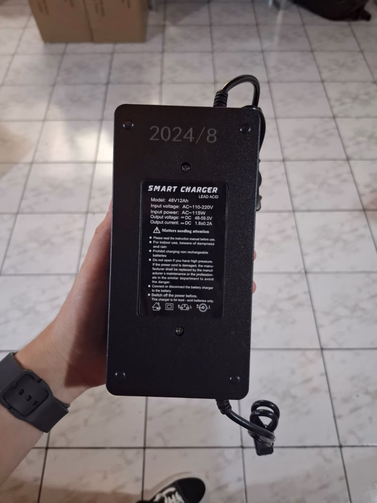 cargador para bicimoto y bicicleta eléctrica 48v (12ah) – conector 3 pines (tipo xlr)
