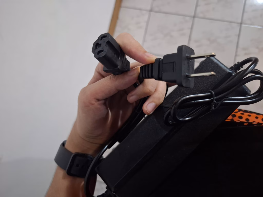 cargador para bicimoto y bicicleta eléctrica 48v (12ah) – conector 3 pines (tipo xlr)